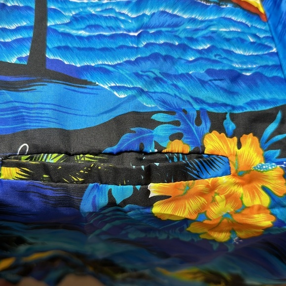 Royal Creations Hawaii shirt. Size large. - Picture 5 of 6